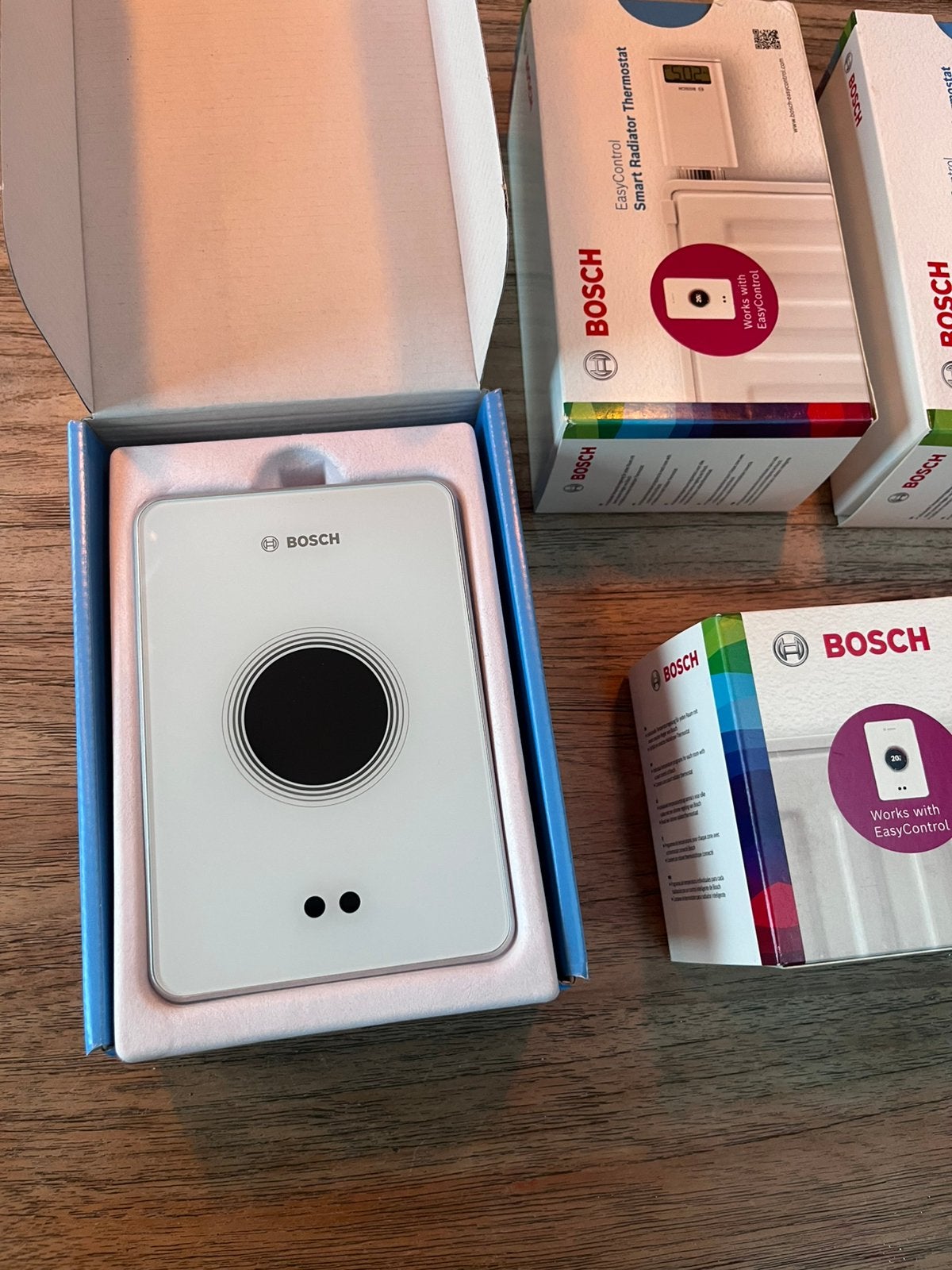 Bosch CT200 slimme tbermostaat + 3 radiatorknoppen - ZGAN, Ophalen of Verzenden, Slimme thermostaat, Zo goed als nieuw
