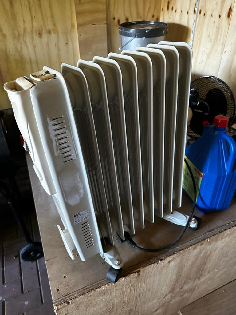 Oliegevulde radiator - Elektrische kachel, Doe-het-zelf en Verbouw, Verwarming en Radiatoren, Gebruikt, Kachel, Ophalen of Verzenden