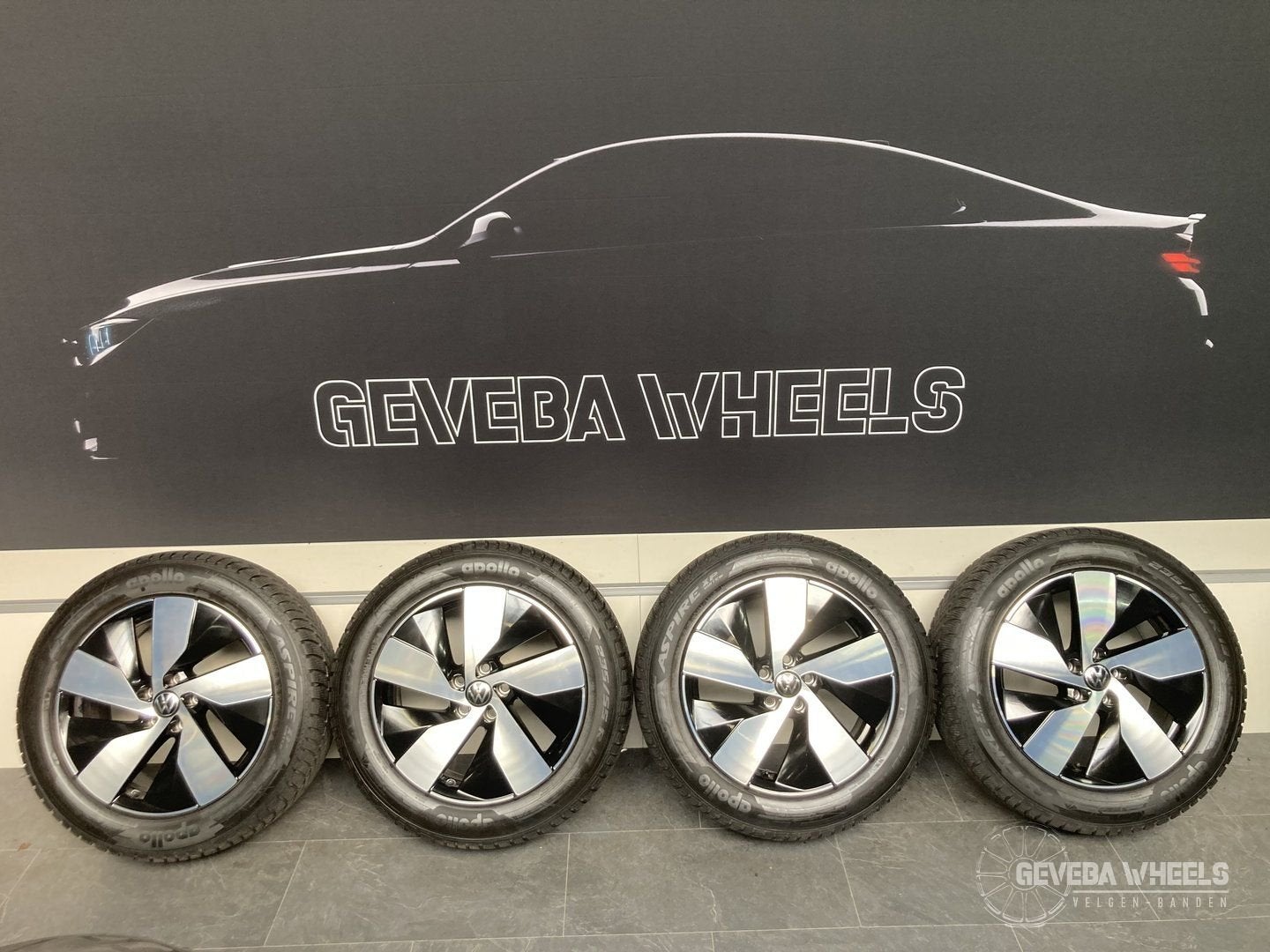 18” originele Volkswagen Tiguan / Tayron velgen winterbanden, Auto-onderdelen, Banden en Velgen, 18 inch, Gebruikt, -, -