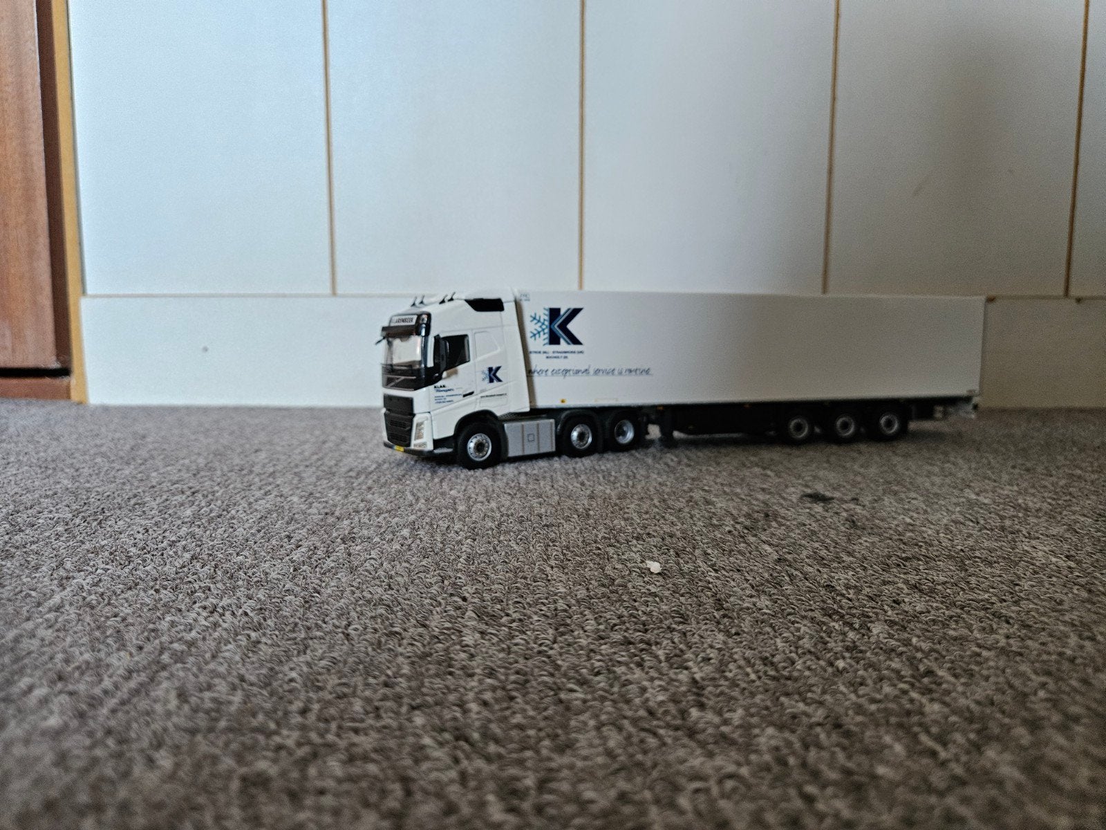 WSI Volvo FH4 Globetrotter XL Koeloplegger Klarenbeek, 1:50 of kleiner, Nieuw, Truck, Ophalen