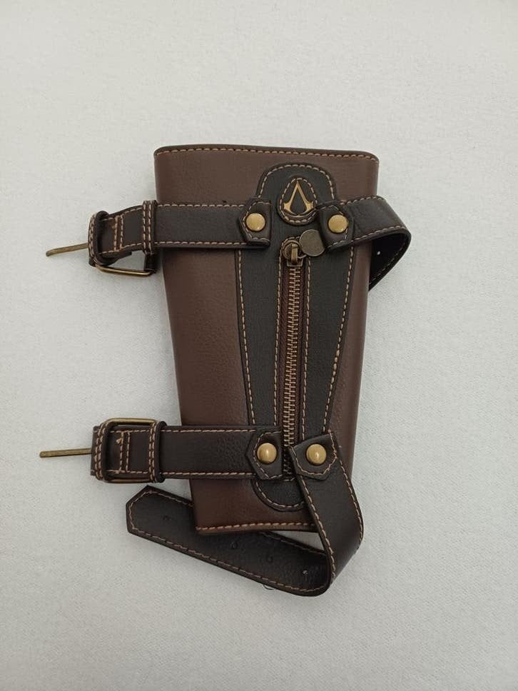 Assassins Creed armbeschermer Black Flag, Ophalen of Verzenden, Zo goed als nieuw