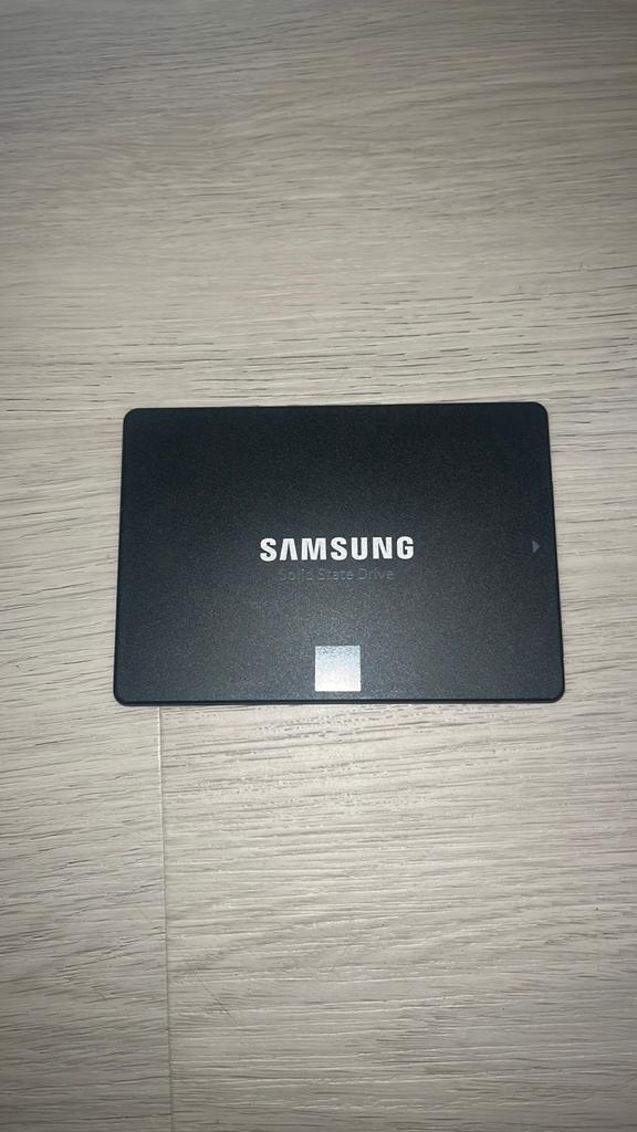 Samsung SSD 870 EVO 2TB - Zo goed als nieuw, Computers en Software, Harde schijven, Server, Ophalen of Verzenden, Zo goed als nieuw