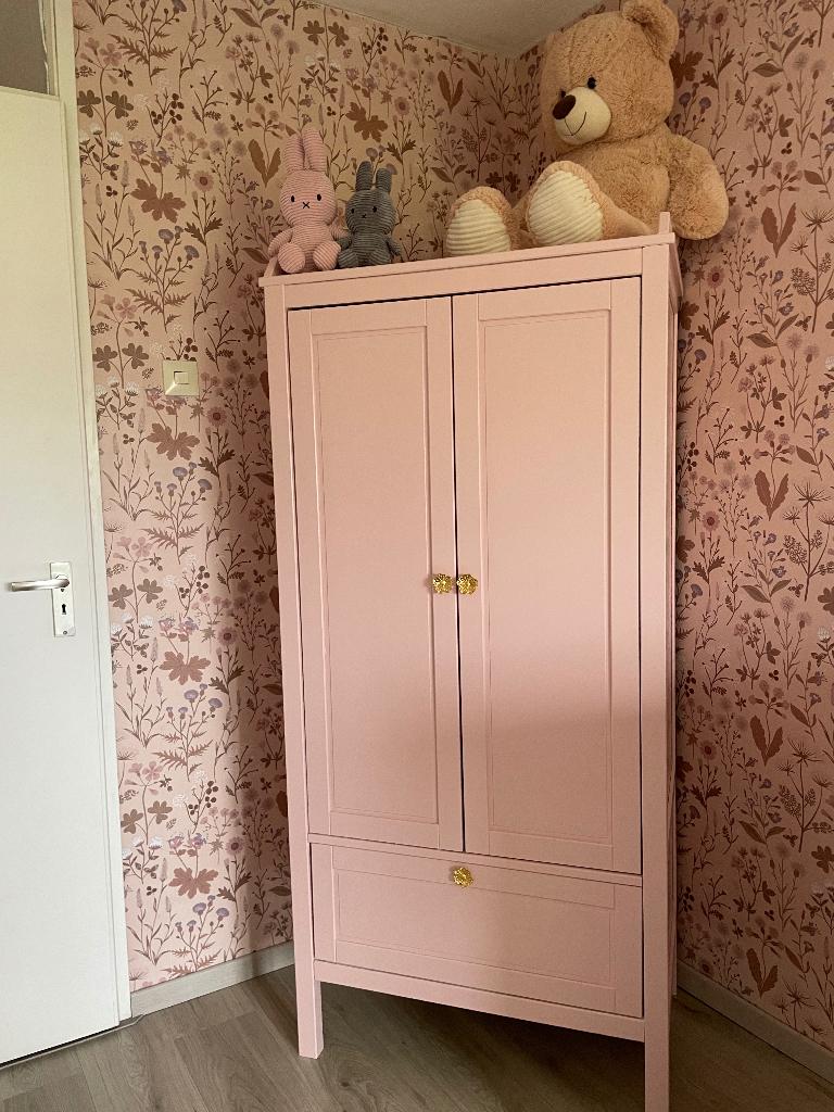 Mooie roze IKEA Sundvik kast, 100 tot 150 cm, 50 tot 100 cm, Zo goed als nieuw, 25 tot 50 cm