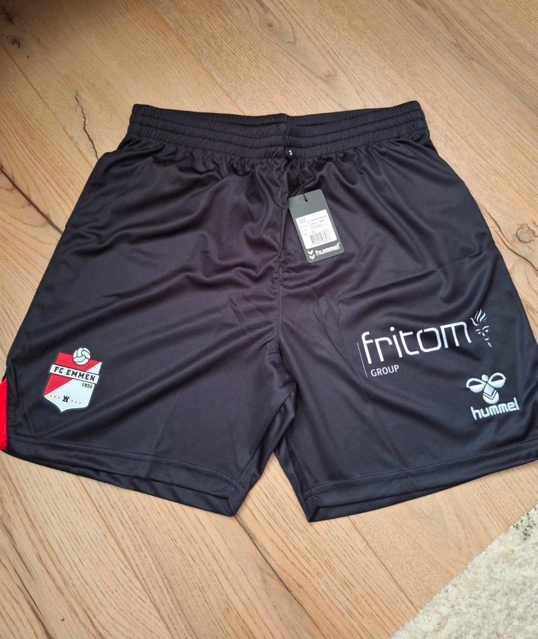 FC Emmen Korte Broek Maat M - Nieuw met labels, Maat 48/50 (M), Zwart, Nieuw, Ophalen of Verzenden