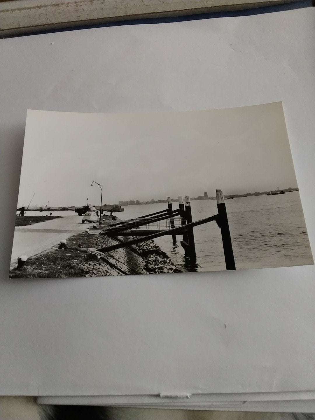 Gorinchem.  Riviergezicht met op de achtergrond  Woudrichem, Ophalen of Verzenden, Voor 1920, Zuid-Holland