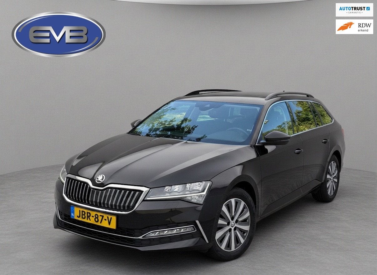 Skoda Superb Combi 1.4 TSI iV AUTOMAAT Business Edition Spor, Auto's, Gebruikt, Euro 6, Zwart, Hybride Elektrisch/Benzine