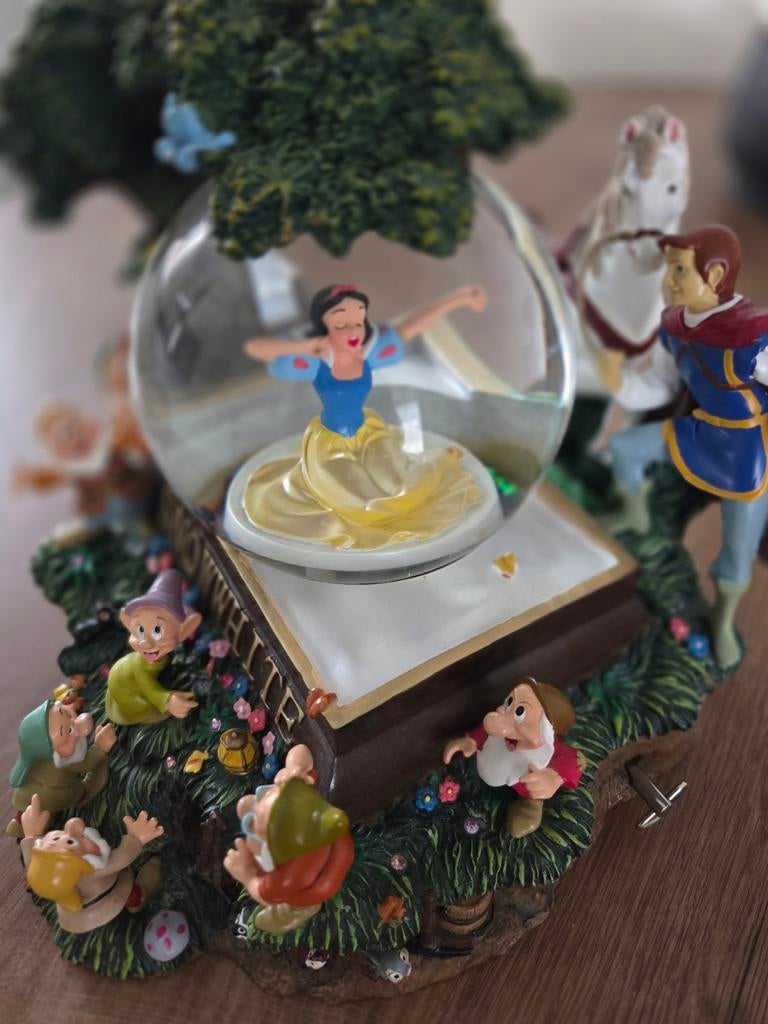 Disney Sneeuwwitje Muziekdoos Sneeuwbol Vintage 1999, Verzamelen, Ophalen of Verzenden