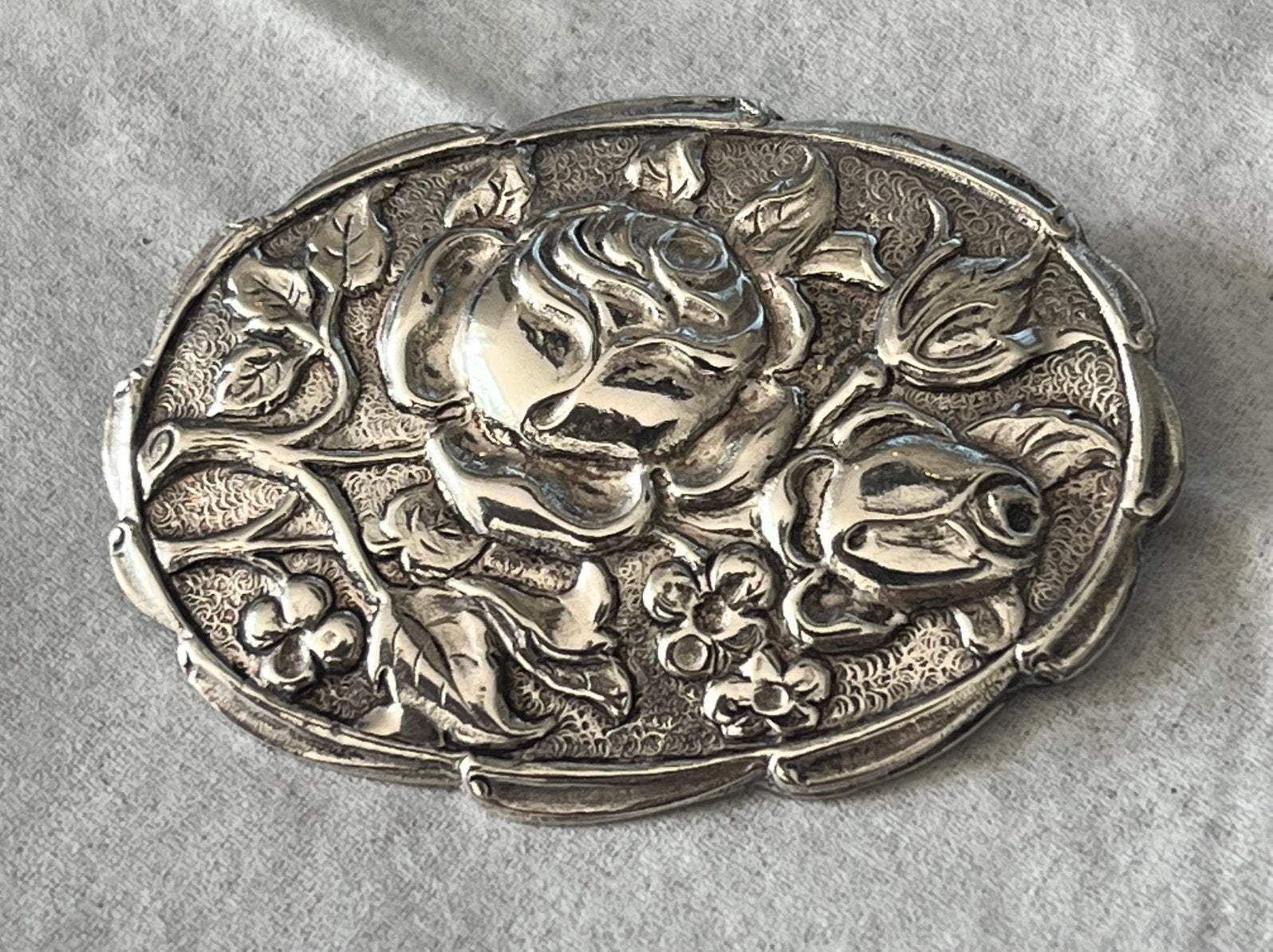 Vintage rozen broche, Verzenden, Zo goed als nieuw, Overige materialen