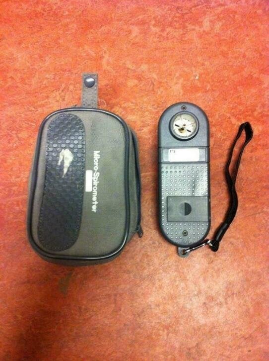 Spirometer, foudraal, handleiding en een paar mondstukken, Niet ingevuld, Niet ingevuld, Ophalen of Verzenden, Zo goed als nieuw