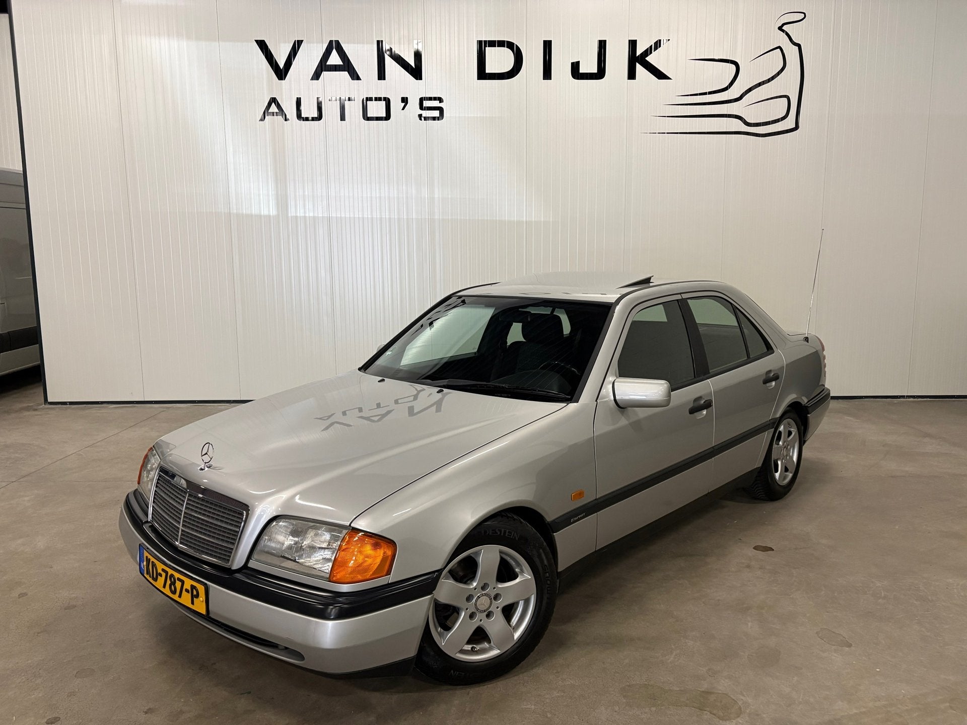 Mercedes-Benz C-klasse 180 Esprit Automaat W202 Schuifdak, Automaat, Gebruikt, Zwart, 4 cilinders
