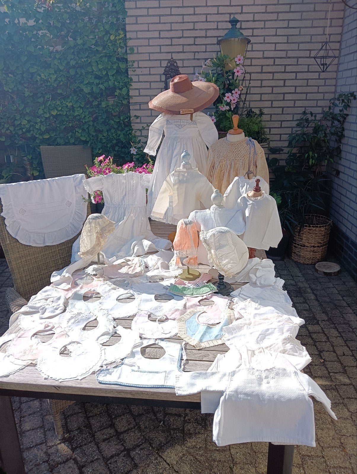 zeer grote partij antieke baby(poppen) kleertjes o, Antiek en Kunst, Ophalen of Verzenden