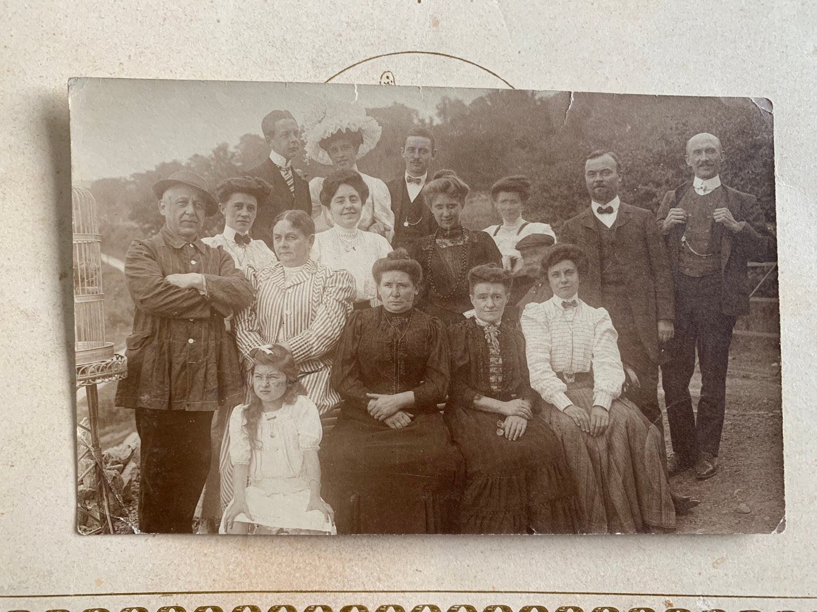 1908 Foto - Een groet aan de hele familie (CW), Gebruikt, Foto, Ophalen of Verzenden, Voor 1940