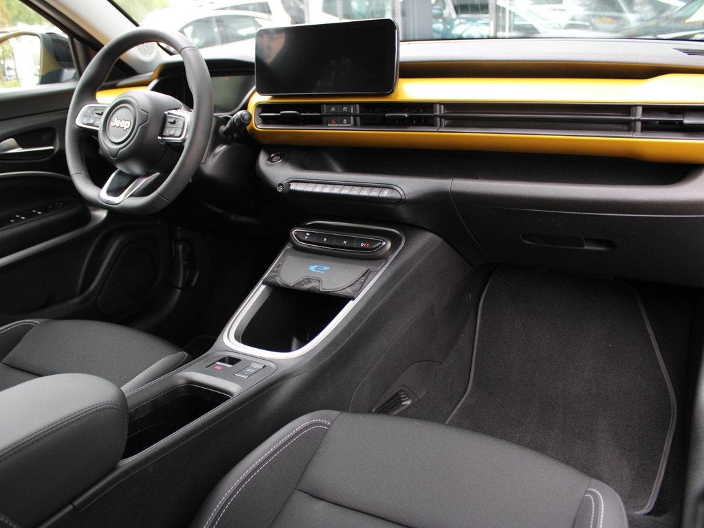 Jeep Avenger 1st Edition 54 kWh | Navi / Camera / Climate, Auto's, Jeep, Gebruikt, 156 pk, Leder en Stof, Zwart