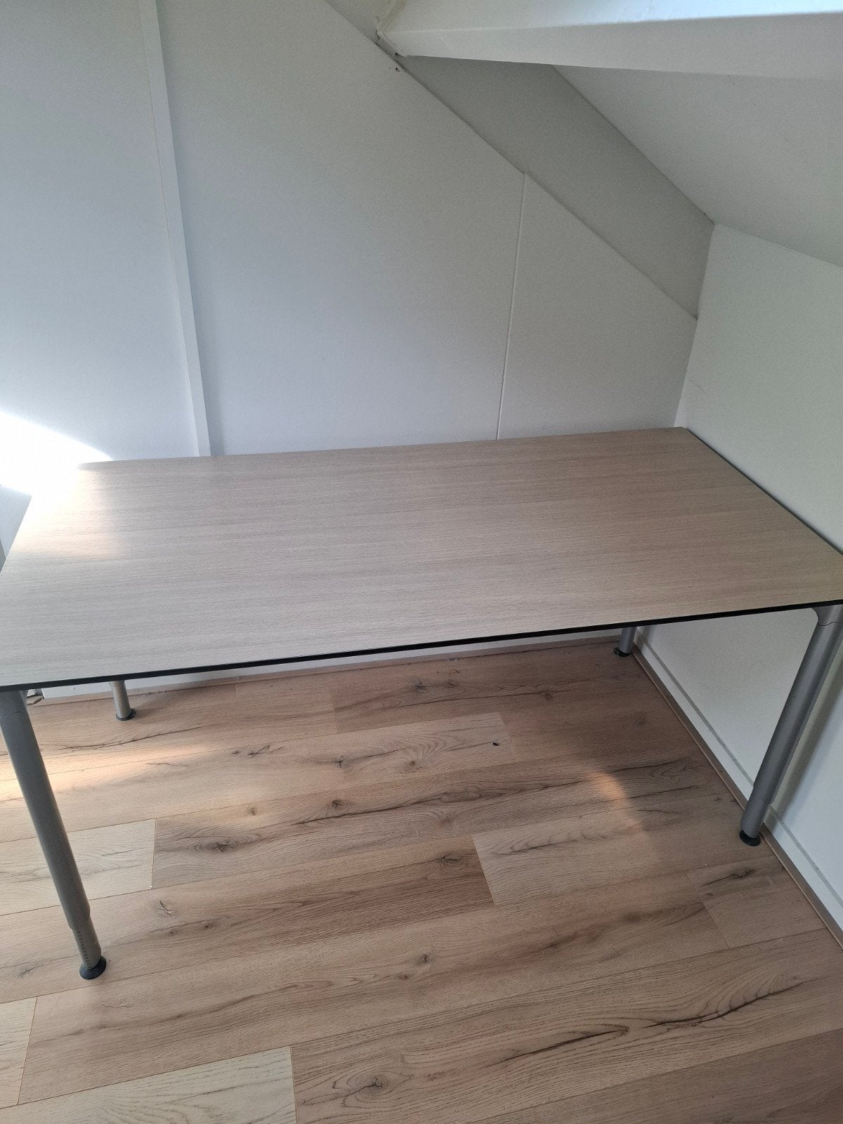 Ahrend bureau in hoogte verstelbaar - 80x160cm, Ophalen, 160 cm, Gebruikt, In hoogte verstelbaar
