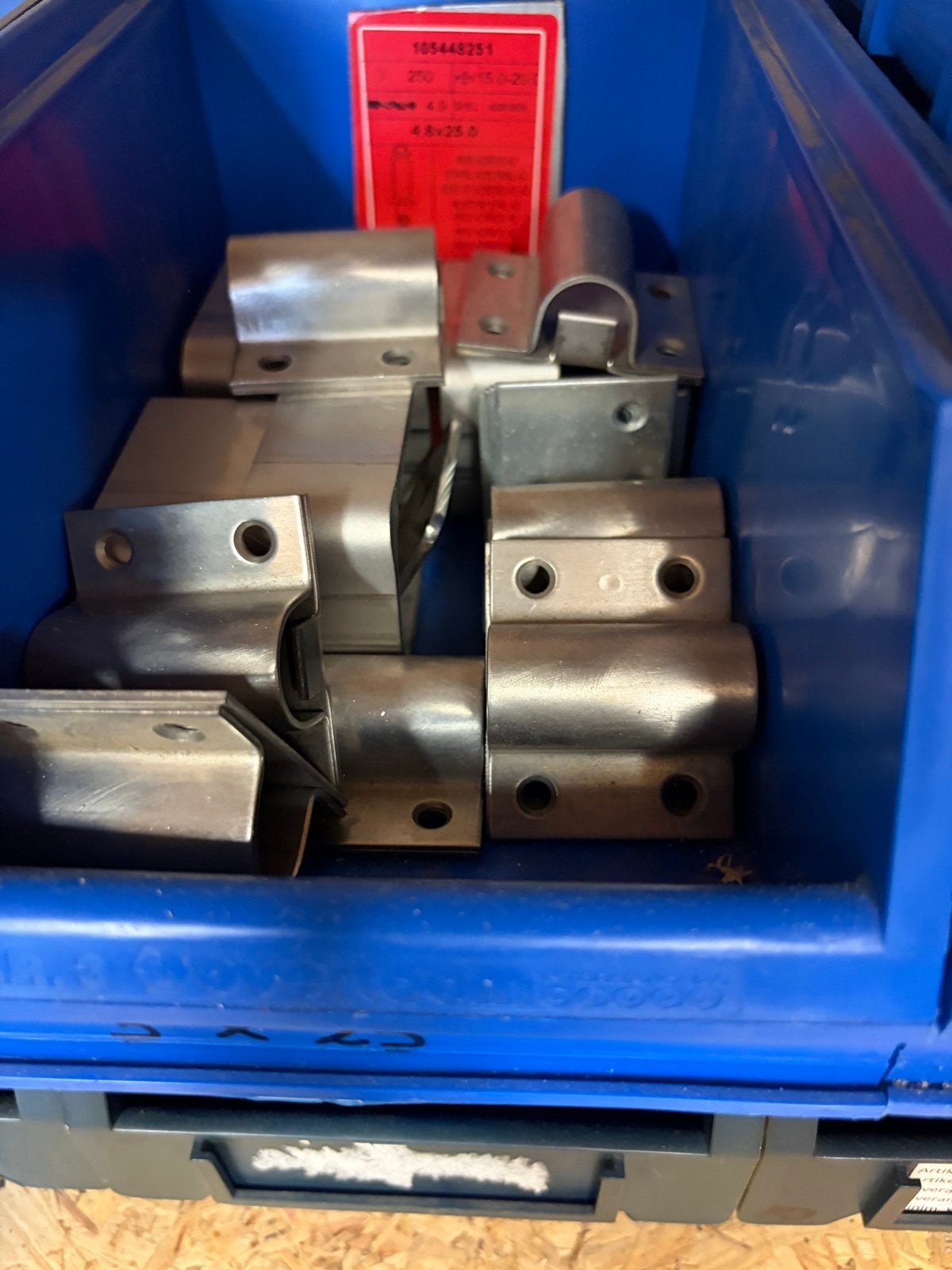 Foto 15 van Grote partij RVS onderdelen voor boot/schip (60 bakken)