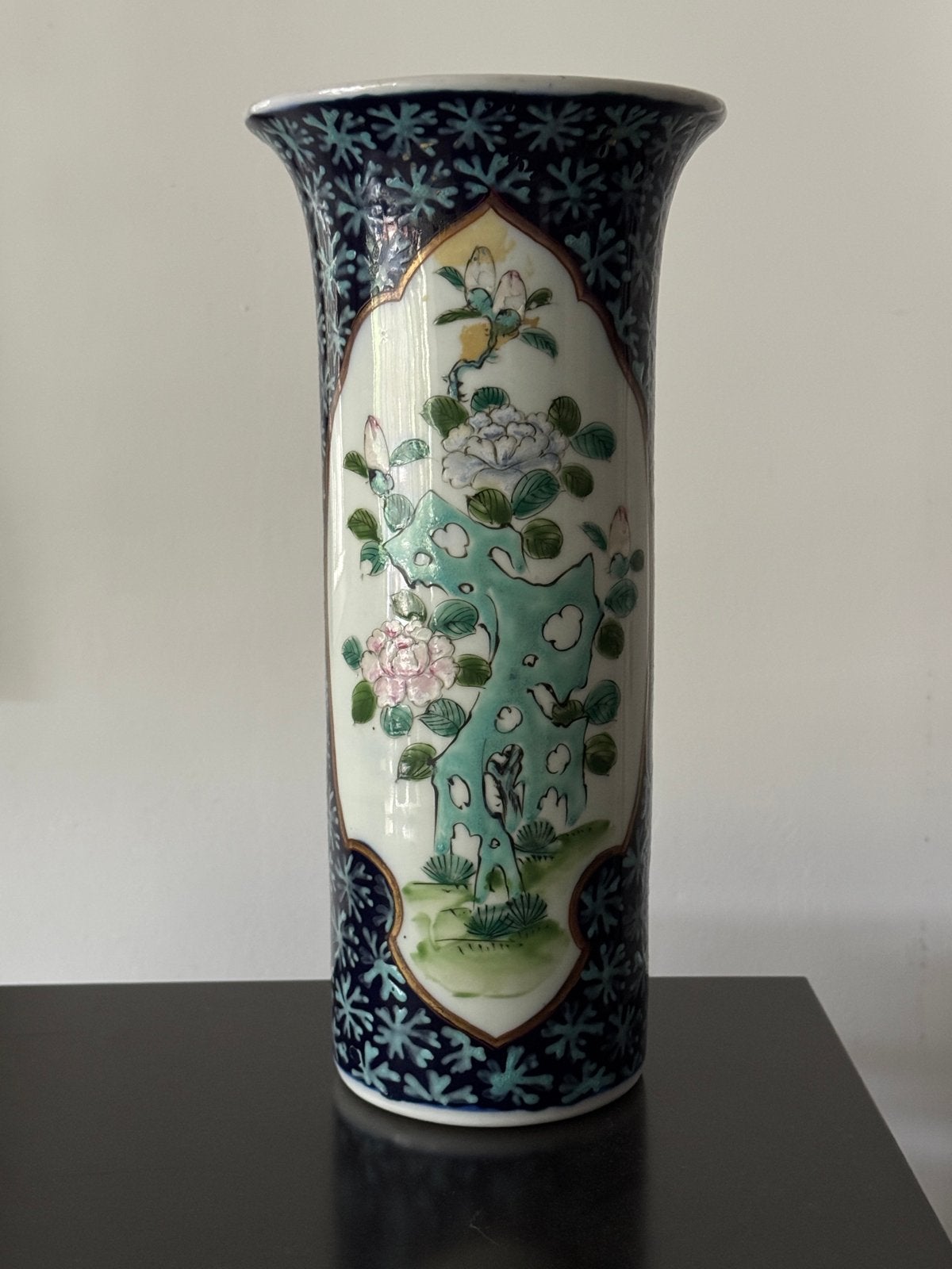 Antieke Chinese Vaas met Handgeschilderde Decoratie, Antiek en Kunst, Antiek | Vazen, Ophalen