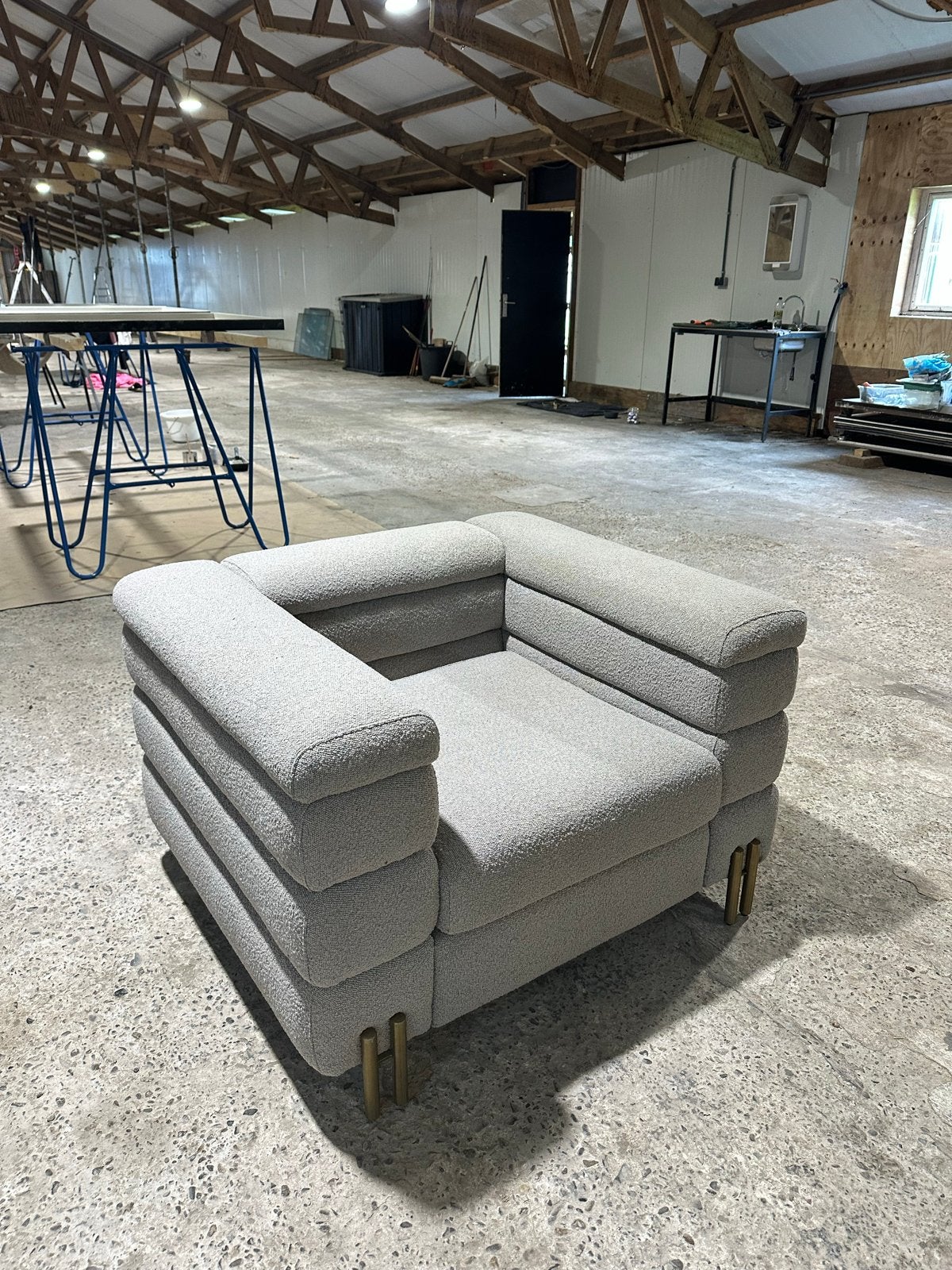 Moderne Bouclé Fauteuil - Zo goed als nieuw, Ophalen, 75 tot 100 cm, Zo goed als nieuw, 100 tot 125 cm