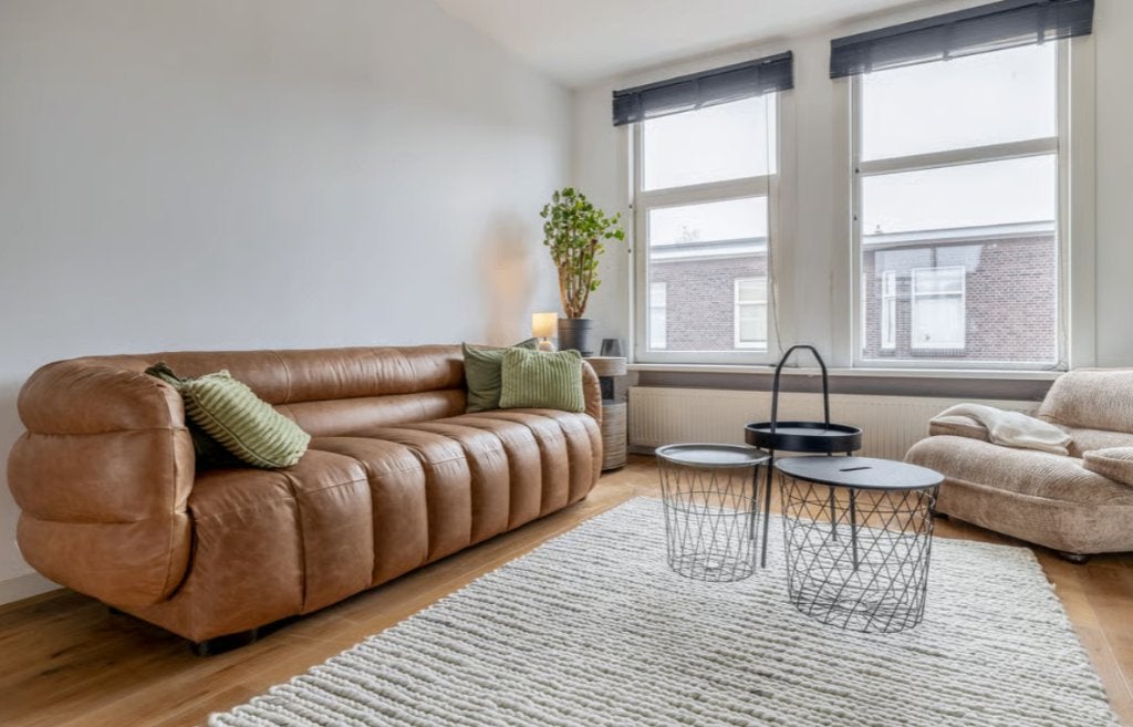 stoel, kleed, tafel, bankstel alles te koop, Huis en Inrichting, Stoelen, Ophalen, Zo goed als nieuw, Bruin, Drie