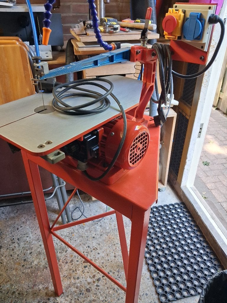 HEGNER FIGUURZAAGMACHINE MULTICUT 1 MET TOERENTALREGELING, Ophalen, Minder dan 30 mm, Gebruikt, Hegner