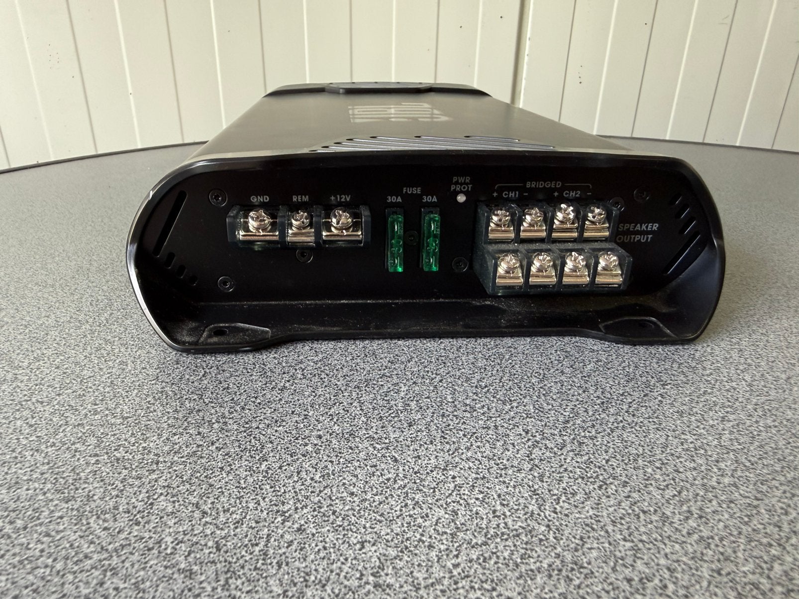 JBL Concert A704 - 4 Kanaals versterker - 1000 Watt, Auto diversen, Ophalen of Verzenden, Zo goed als nieuw