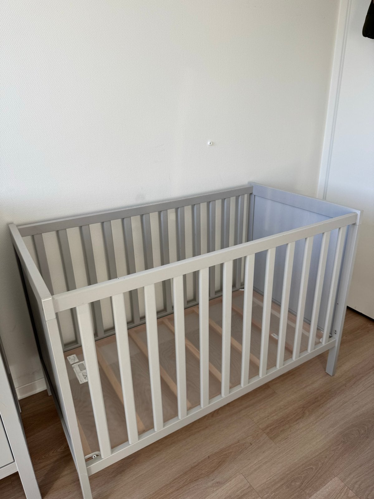 IKEA SUNDVIK Ledikant Grijs - Verstelbaar, Ophalen, Gebruikt, Grijs, Verstelbaar