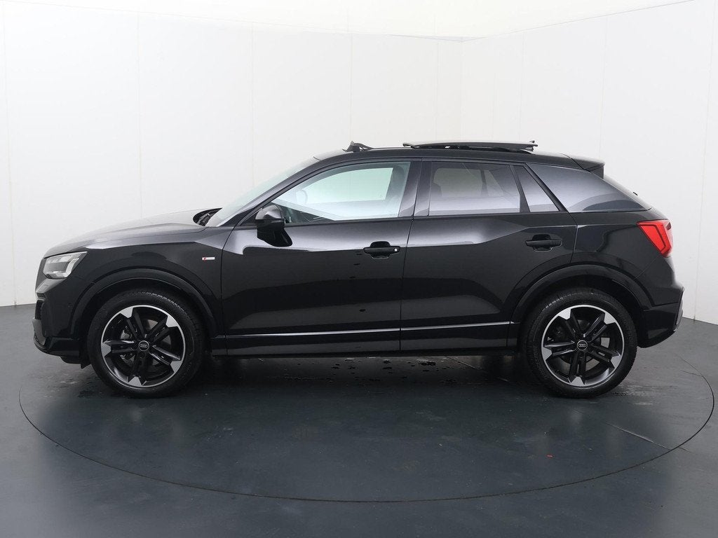 Audi Q2 35 TFSI S Edition | 150 PK | Automaat | Trekhaak | P, Auto's, Audi, 4 cilinders, Leder en Stof, Zwart, Origineel Nederlands