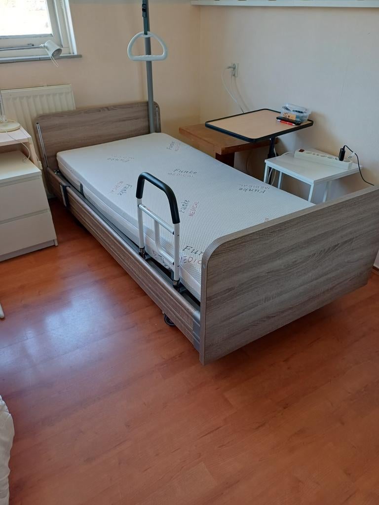 Illico hoog/laag bed met Funke Medical matras 90x200, Ophalen, Zo goed als nieuw, Eenpersoons