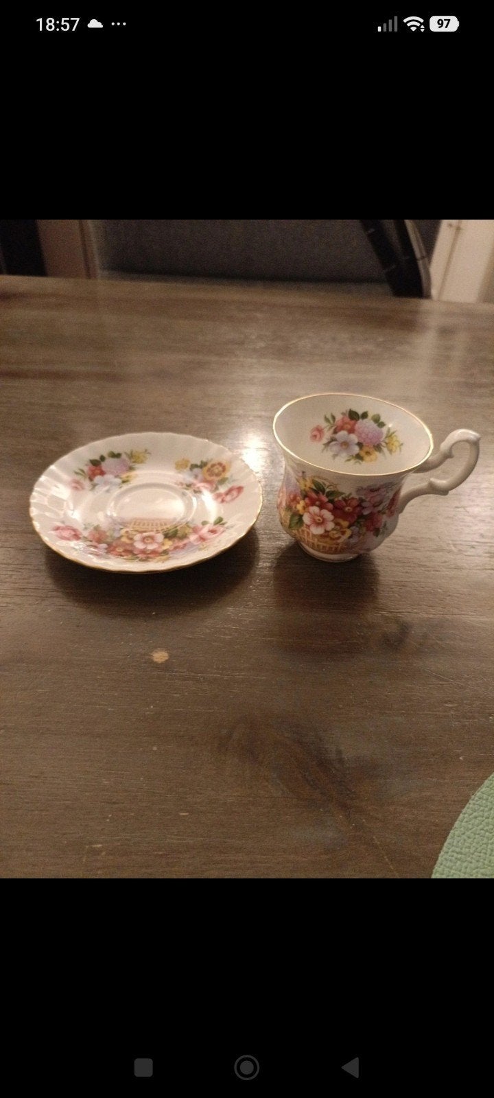 Royal Albert kopje met schotel - zo goed als nieuw, Klassiek, Ophalen of Verzenden, Zo goed als nieuw, Kop(pen) en/of Schotel(s)