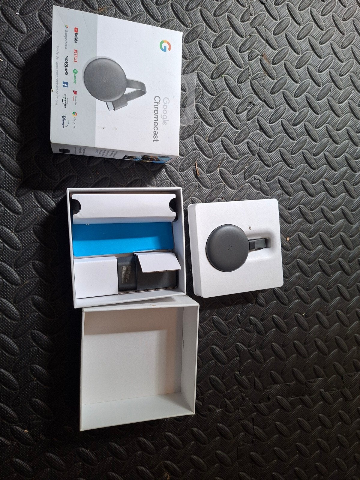 Google Chromecast V2 - Stream eenvoudig naar je tv, Ophalen of Verzenden, Zo goed als nieuw, HDMI, Zonder harde schijf