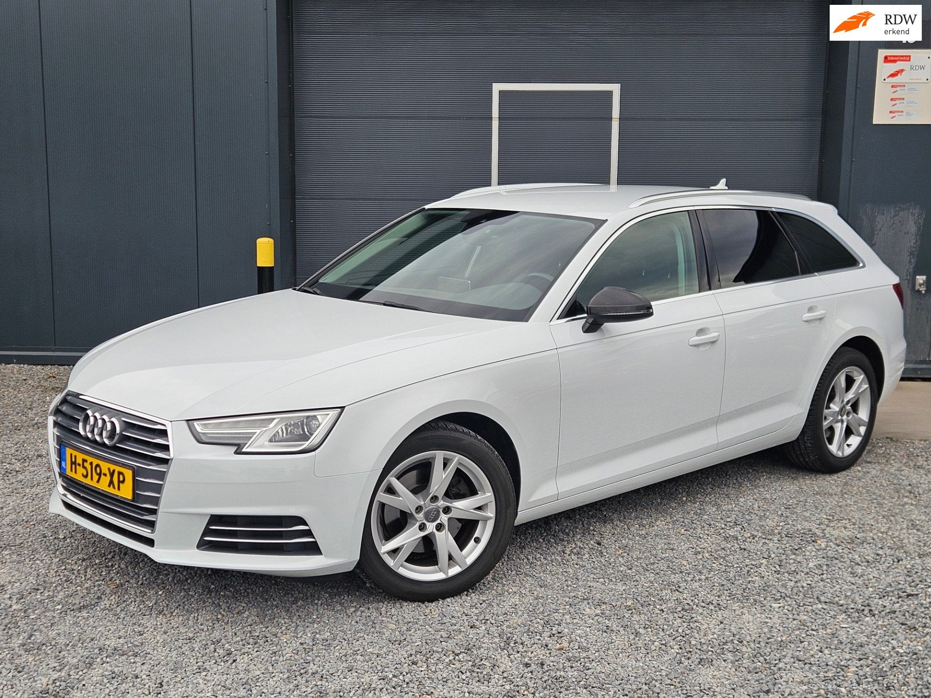 Audi A4 Avant 2.0 TFSI ultra Sport Pro Line, Stof, Gebruikt, 1984 cc, 1435 kg