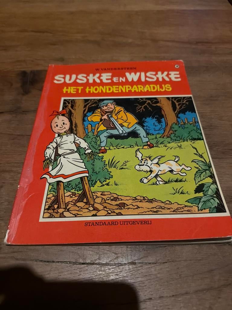 Suske en Wiske - Het Hondenparadijs - 1e druk, Boeken, Stripboeken, Eén stripboek, Ophalen of Verzenden, Gelezen