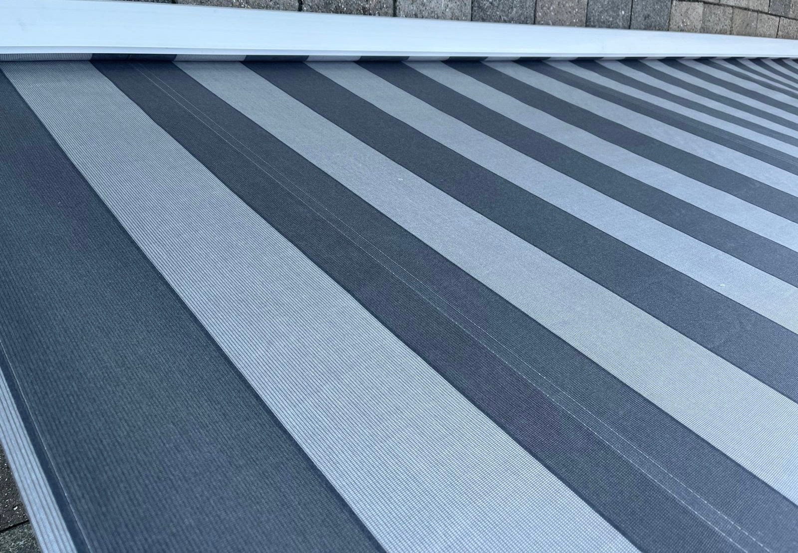 Elektrische Knikarm Zonnescherm 4,50 m breed x 3,00 m uitval, 450 cm of meer, Elektrisch, Ophalen of Verzenden, Zo goed als nieuw