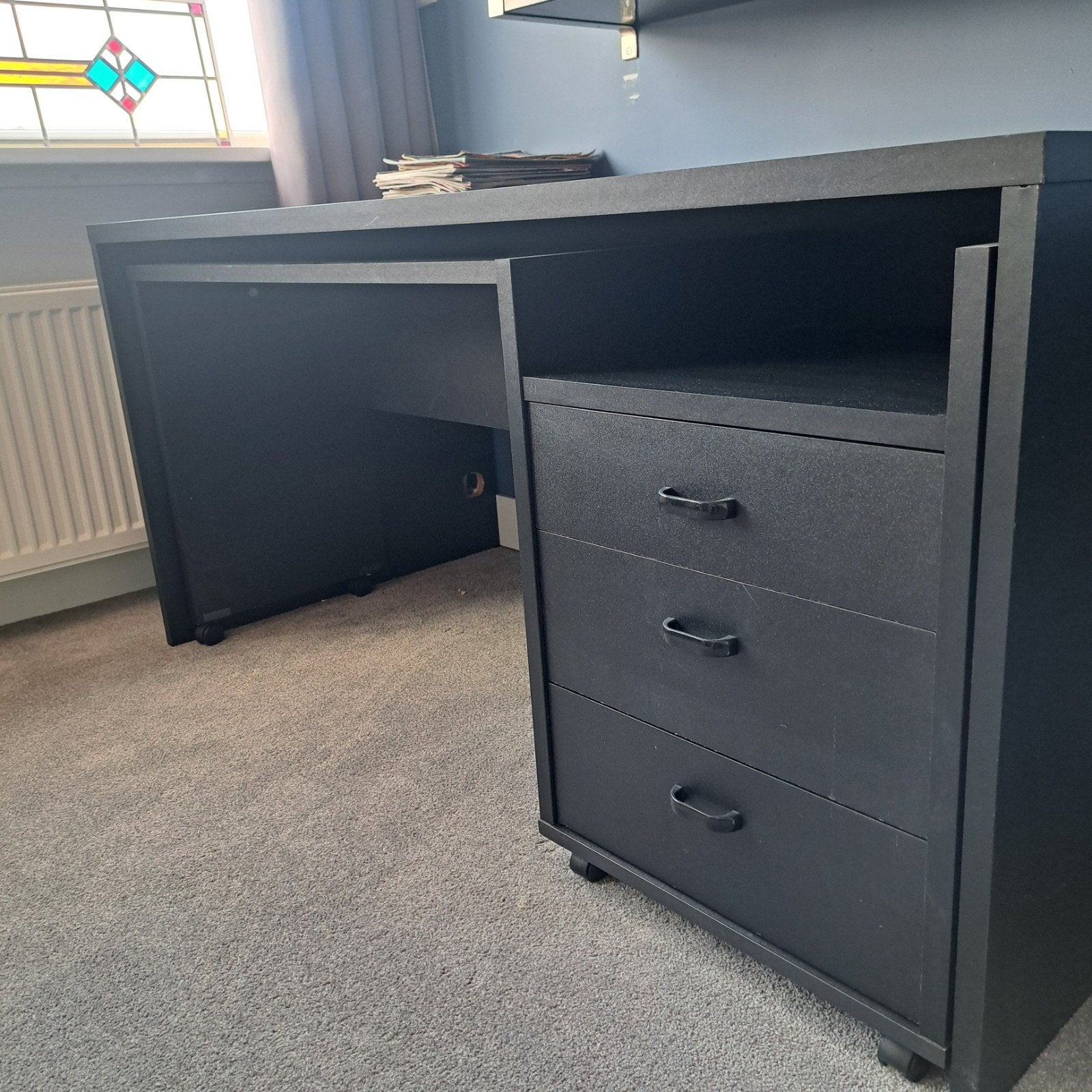 Mooi zwart stevig bureau, Huis en Inrichting, Bureaus, Ophalen, Gebruikt, Zwart, Computerbureau