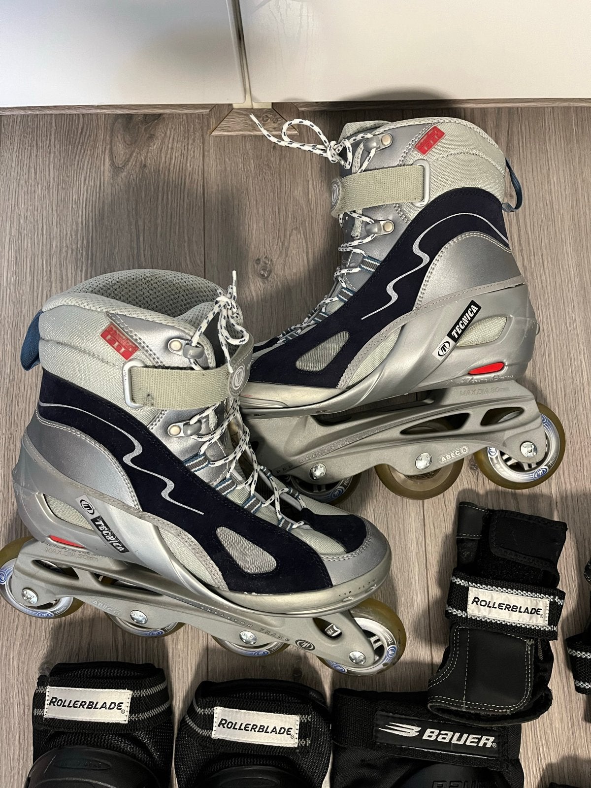 Tecnica Inline Skates met Bescherming en Tas, Sport en Fitness, Skeelers, Gebruikt, Inline skates 4 wielen, Dames, Ophalen