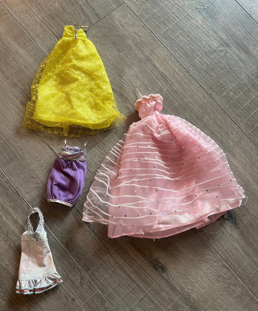 Vintage Barbie Sindy Fleur jurken galajurk prinsessen jurk, Ophalen of Verzenden, Gebruikt, Kleertjes