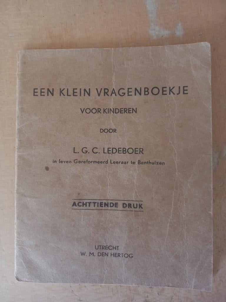 Een Klein Vragenboekje voor Kinderen Ledeboer, Boeken, Ophalen of Verzenden, Gelezen