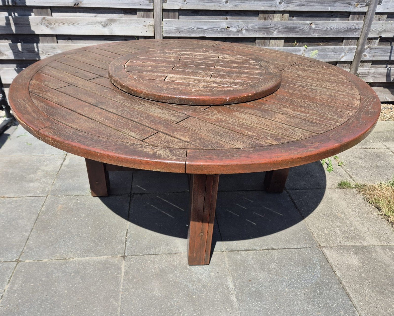 Massief houten ronde tuintafel met draaischijf, Tuin en Terras, Tuintafels, Ophalen of Verzenden, Gebruikt, Rond