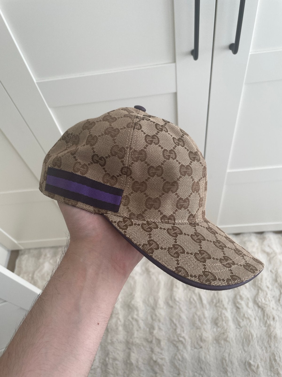 Gucci GG Monogram Pet met Paarse Streep, Ophalen of Verzenden, Zo goed als nieuw, 58 cm (L, 7¼ inch) of meer, Pet