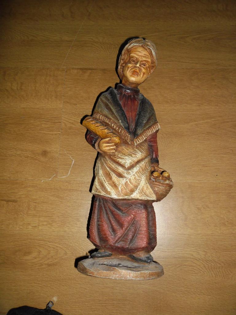 beeldje oma, Ophalen of Verzenden, Zo goed als nieuw, Mens