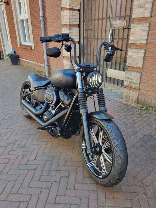 HARLEY-DAVIDSON STREET BOB M8 Geheel verbouwd! (bj 2018), Motoren, Motoren | Harley-Davidson, 2 cilinders, 1690 cc, HARLEY-DAVIDSON