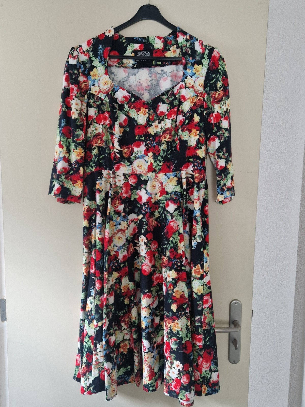 Hearts & Roses Bloemenjurk - Maat 44, Kleding | Dames, Jurken, Meerkleurig, Maat 42/44 (L), Ophalen of Verzenden, Zo goed als nieuw