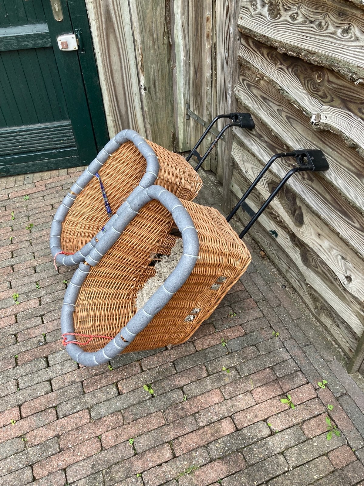 2 rieten fietsmanden voor achter fietsdrager, Fietsen en Brommers, Ophalen, Gebruikt, Fietsmand