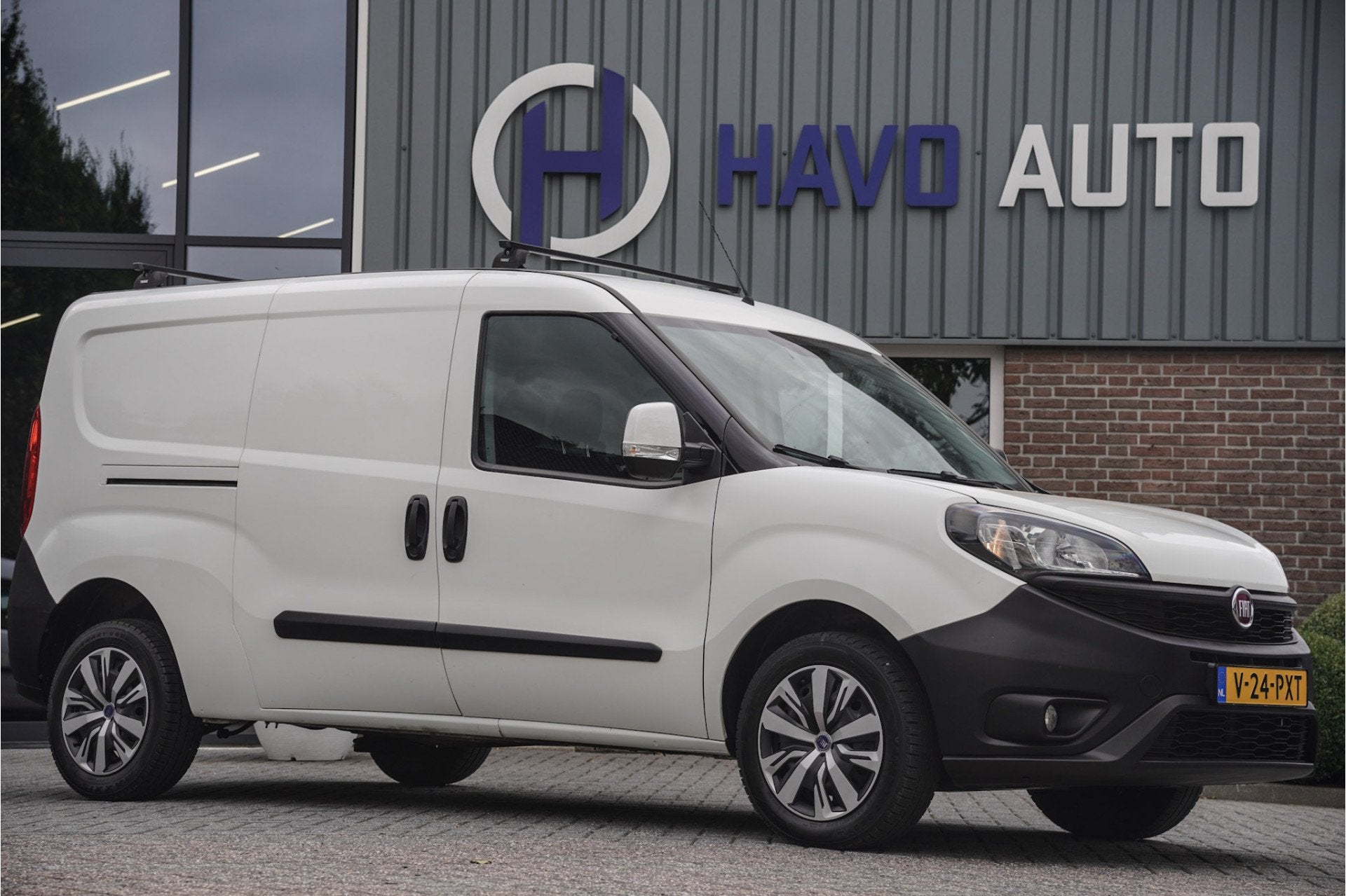 Fiat Doblò Cargo 1.4 Maxi L2, AIRCO, 3-ZITS, BTW-VRIJ / MAR, Stof, Gebruikt, Zwart, 4 cilinders