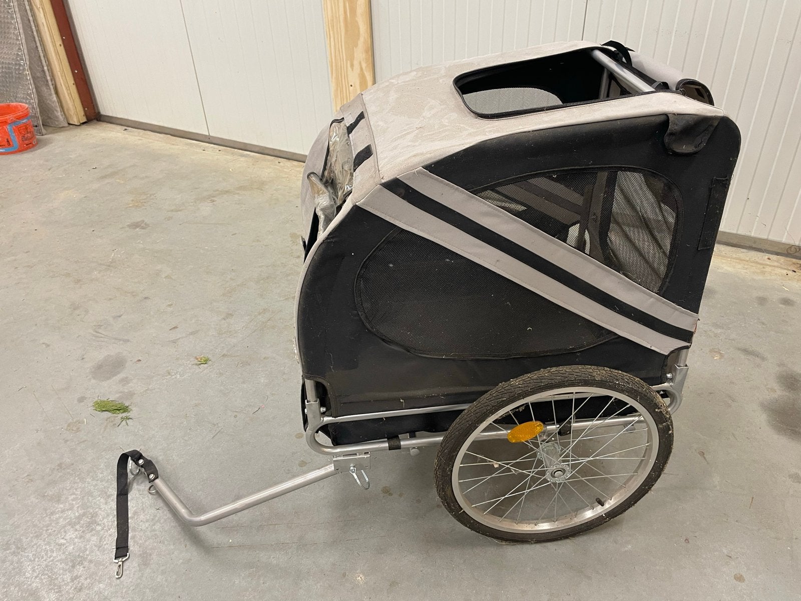 Hondenfietskar - Comfortabel en Veilig voor Uw Hond, Ophalen, Gebruikt, Hondenkar, 20 tot 40 kg