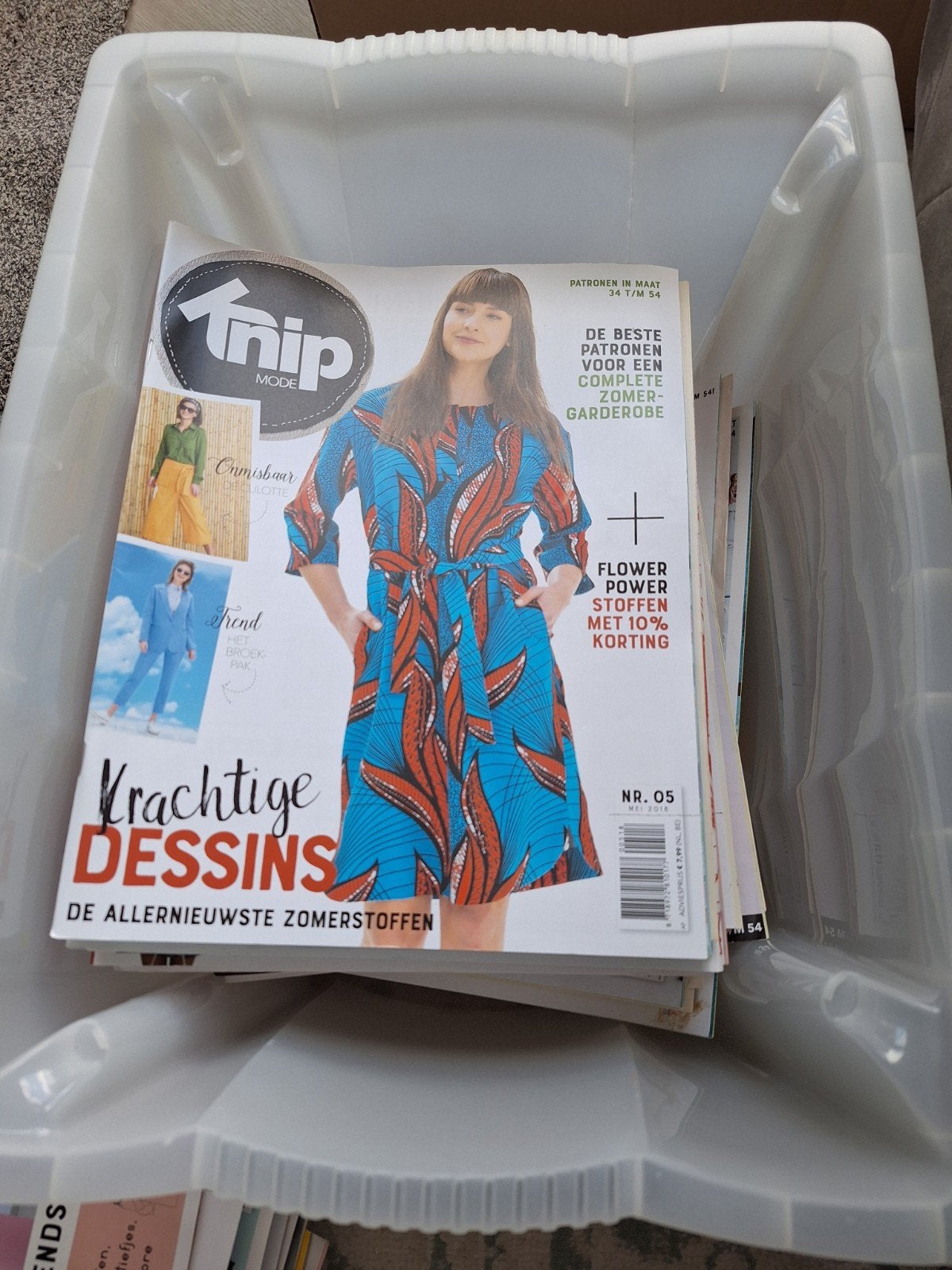 25 Knipmode tijdschriften jaargangen 2017, 2018, 2019, Ophalen, Zo goed als nieuw
