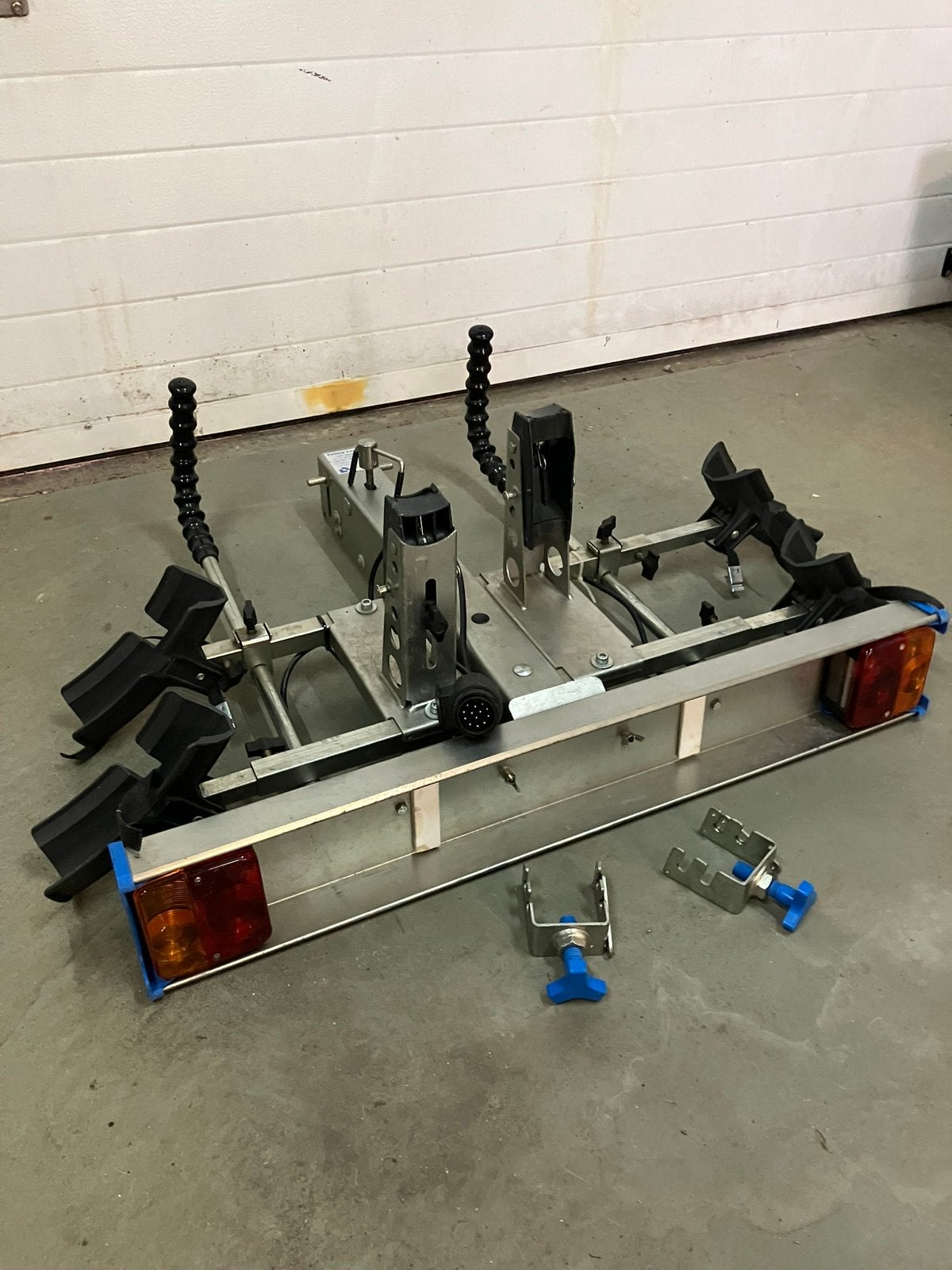 Verlengde Twinny Load Off Road –voor SUV/4x4 met reservewiel, Ophalen, Gebruikt, Brede banden, 2 fietsen
