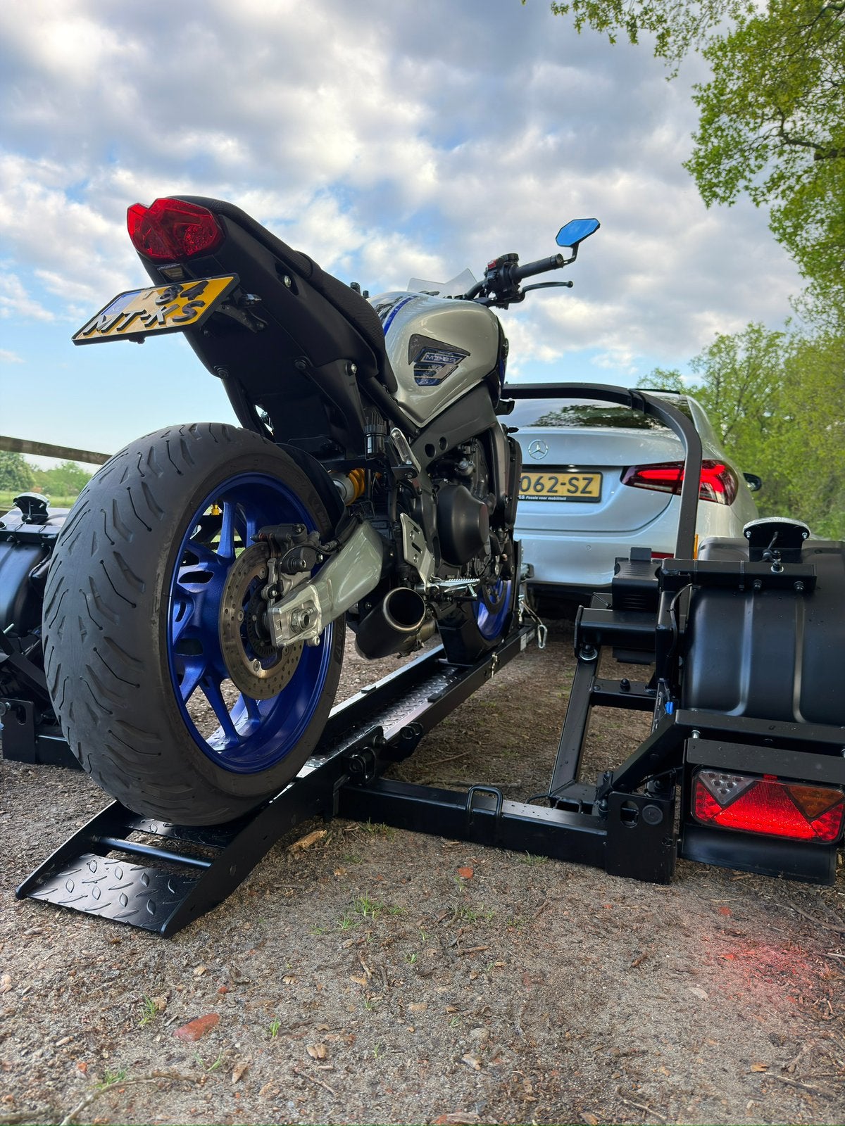 Afzinkbare Motortrailer Huren | Motor aanhanger Huren, Aanhangwagen