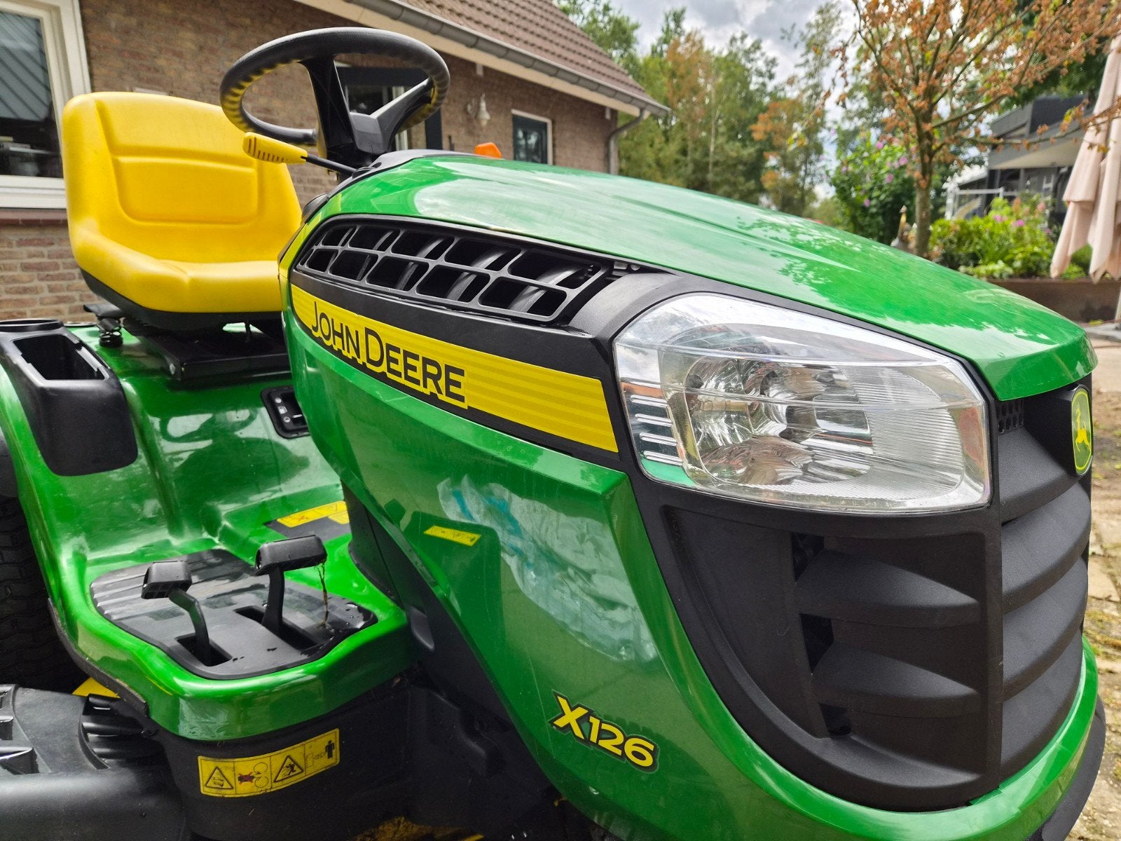 John Deere X126 Zitmaaier - Weinig draaiuren, perfecte staat, Tuin en Terras, Ophalen, Zo goed als nieuw, Mulchfunctie, 90 tot 120 cm
