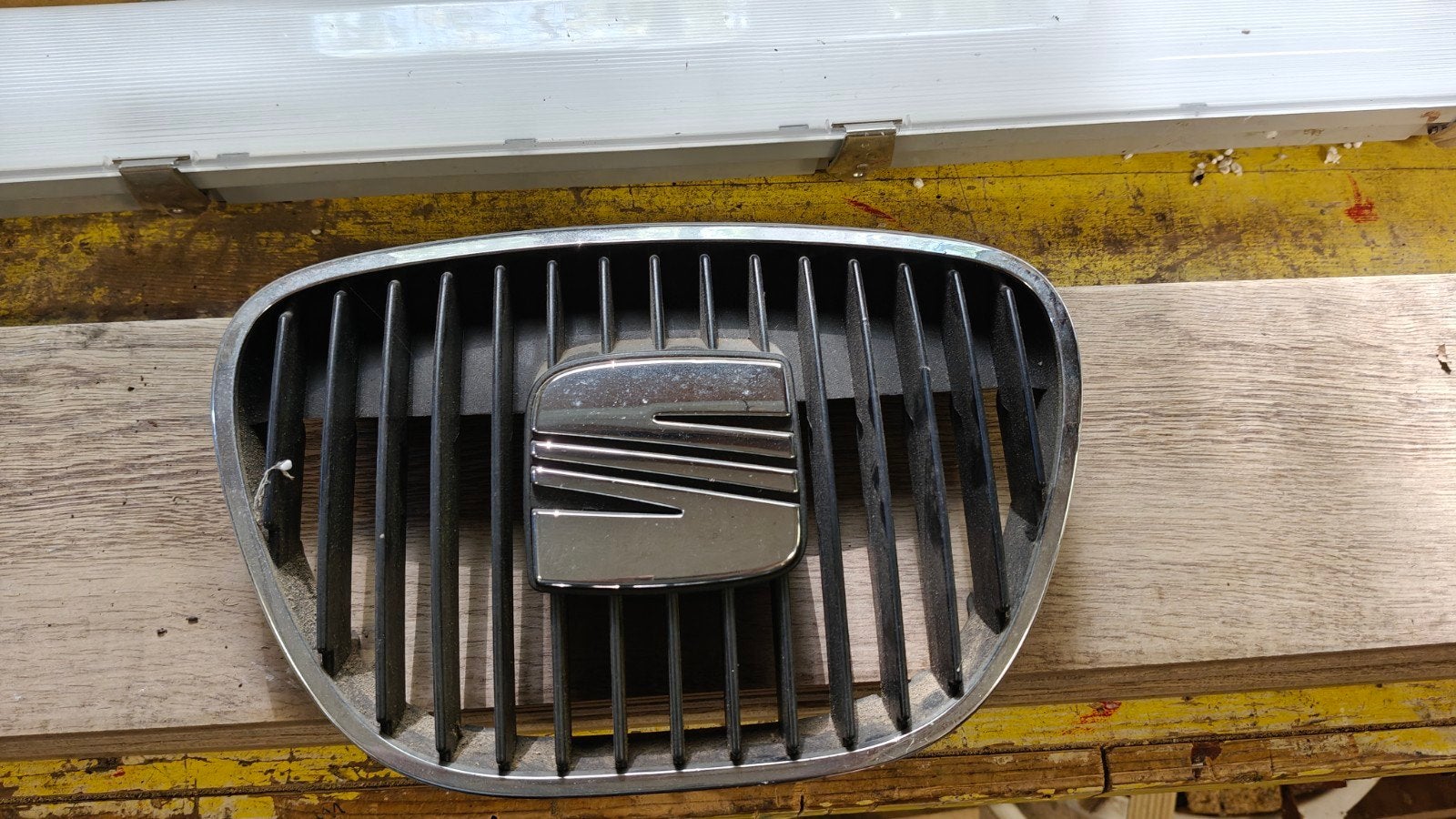 Grille Seat Ibiza 6L2 - Origineel onderdeel, Auto-onderdelen, Gebruikt, Voor, Ophalen of Verzenden, Bumper
