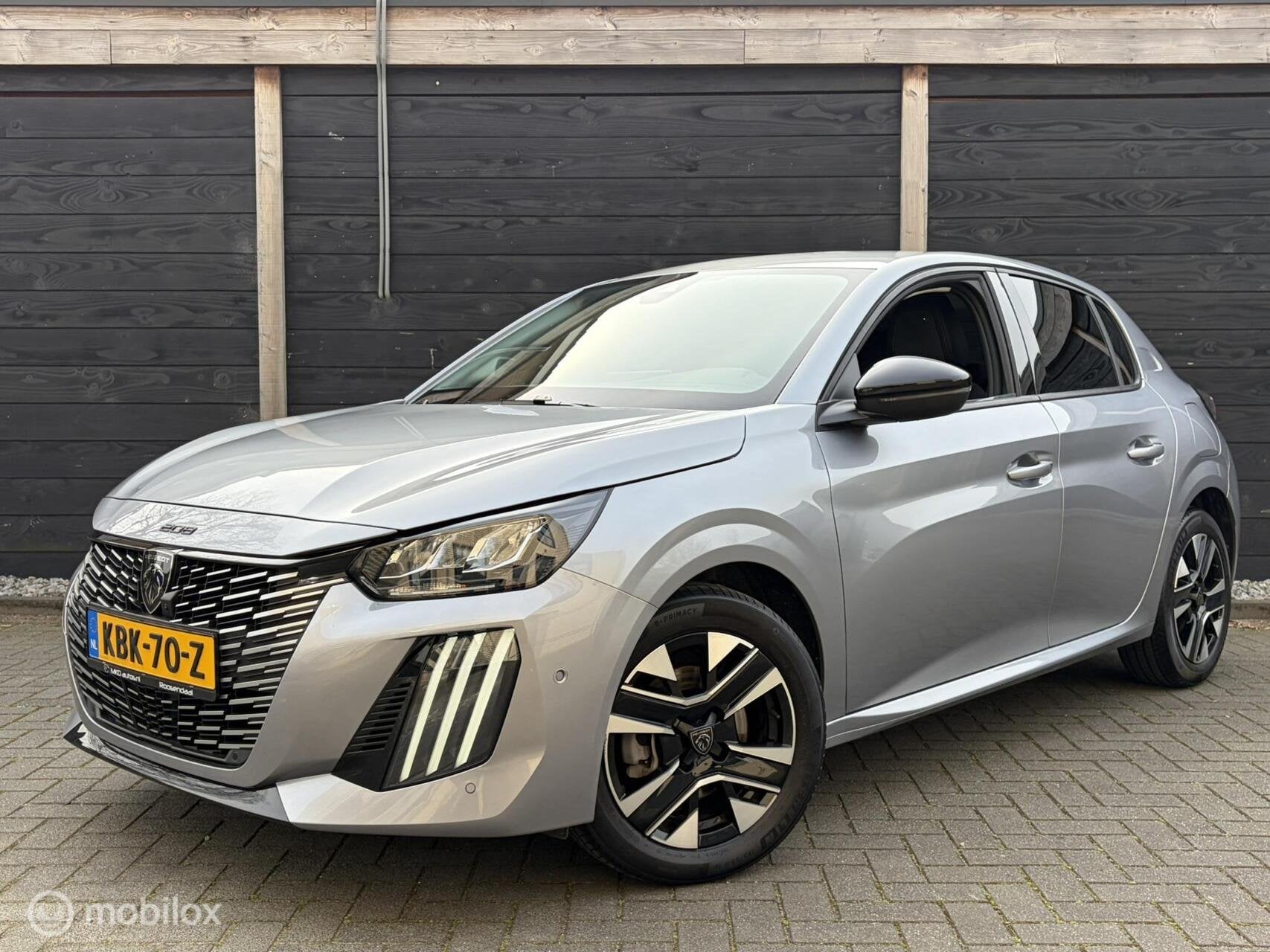 Peugeot 208 1.2 PureTech 100 Style 100 PK Clima / FM nav / L, Auto's, Dealer onderhouden, Gebruikt, Zwart, Origineel Nederlands